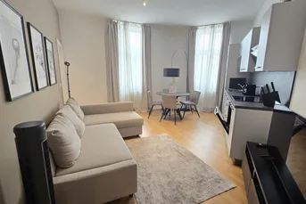 Schöne Wohnung 2.Zi. Wunderschön saniert