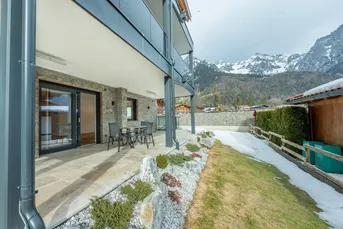 Maisonette Neubau 208m2 mit Garten und Carport