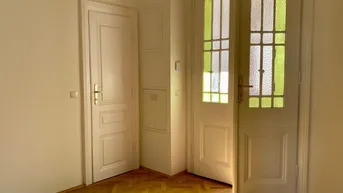 Expose Erstbezug - Komplett renovierte Altbauwohnung mit stilvoller und moderner Ausstattung