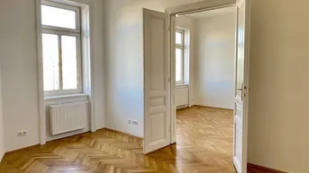 Expose Erstbezug - Wunderschöne Altbauwohnung mit neuer Küche und neuem Bad. (für eine WG geeignet!)
