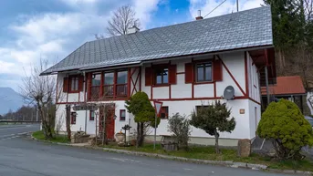 Expose Stillvolles Haus in Emmersdorf mit 2 Wohneinheiten und großen Nebengebäuden