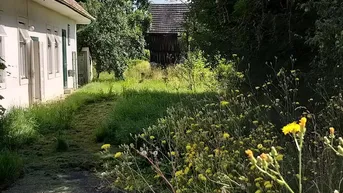 Expose  Großes wunderschönes Wohnhaus 180m² mit zusätzlichen Bauernhaus und großem Selbstversorger Garten 1500m² Für Heimwerker und Selbstständige 