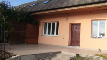Expose Reihenhaus Mehrfamilienhaus - 128m2 - Neu Saniert