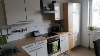 Expose ETW mit ca. 78 m² Wohnfläche, Wohnzimmer mit Ofen, Küche mit Essplatz, 2 Schlafzimmer, Badezimmer mit Dusche und Wanne, Abstellraum, sep. Toilette, 2 Balkone, Garagenplatz, Kellerabteil