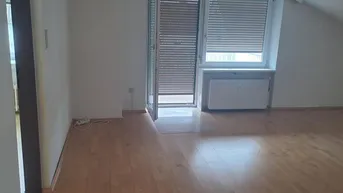 Expose Dachgeschosswohnung nähe Pluscity 