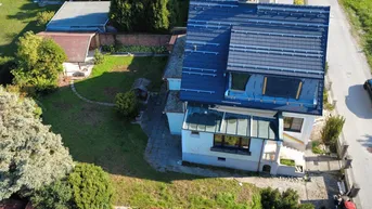 Expose Provisionsfrei - NEU saniertes Haus – Erstbezug – mit Garten - „Haus mit Geschichte trifft Moderne“