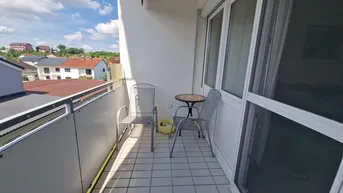 Expose Top Preis - ideal auch als Kapitalanlage! Charmante 3-Zimmer-Wohnung mit Loggia &amp; Parkplatz