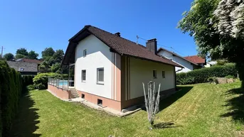 Expose Wohnen mit Wohlfühlfaktor – Einfamilienhaus mit Garten und Pool