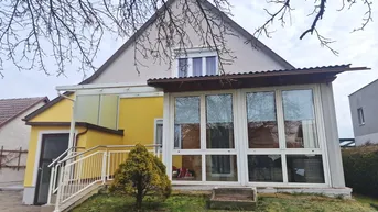 Expose Charmantes Eigenheim mit großem Garten in ruhiger Siedlungslage