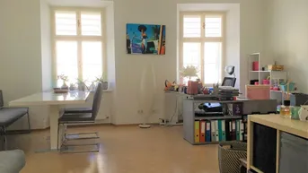 Expose Wunderschöne 3-Zimmer Altstadtwohnung in Top-Lage!! 90qm!! WG-tauglich!! mit Gemeinschaftsgarten!!