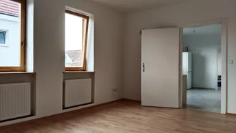 Expose Neubauwohnung 3 Zimmer mit Parkplatz und Einbauküche