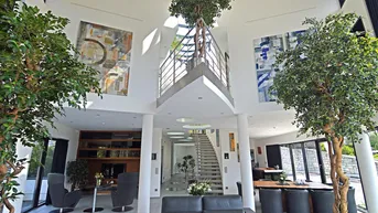 Expose LUXUSVILLA MIT INDOOR-POOL IN RUHIGER &amp; SONNIGER AUSSICHTSLAGE