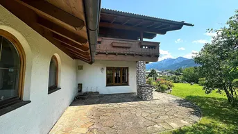 Expose EINE PERLE IN TRAUMHAFTER LAGE * TRADITIONELLES LANDHAUS MIT CHARME