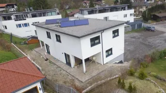 Expose Neuwertiges Wohnhaus - Doppelhaushälfte
