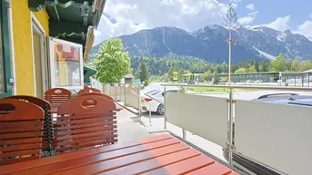 Expose Cafe- Restaurant