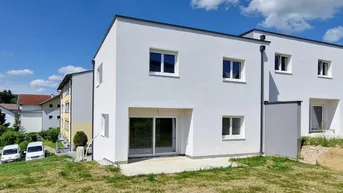 Expose Traumhafte Doppelhaushälfte in Peuerbach: 4 Zimmer, Doppelcarport, Terrasse, Eigengarten, belagsfertig, € 335.000,-!