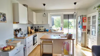 Expose 4 Zimmer Obergeschoßwohnung mit großem Balkon in ruhiger Siedlungslage Nähe Sportplatz zu mieten