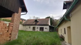 Expose Altes Bauernhaus mit Wirtschaftsgebäuden zu verkaufen!
