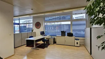 Expose Büro- u. Geschäftsfläche im Erdgeschoß in Uni- Kliniknähe