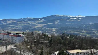 Expose Wohnen mit Aussicht mit idyllischem Innenhof in Hall Schönegg 