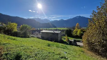 Expose Sonniges Grundstück mit Aussicht zu verkaufen