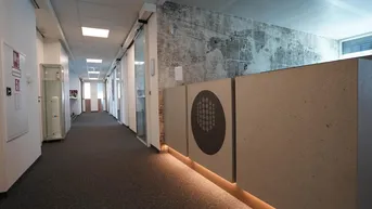 Expose 860 m² Büroflächen mit Schlossbergblick