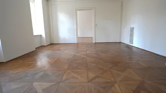 Expose 5-Zimmer-Wohnung mi Blick in den Stadtpark