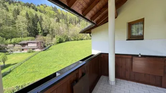 Expose Familienwohnung mit Balkon, Tiefgarage und einzigartigem Ausblick