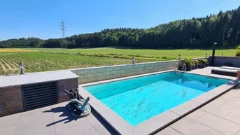 Expose Wohnparadies mit Pool,Teich, Einliegerwohnung und Doppelcarport in absoluter Ruhelage