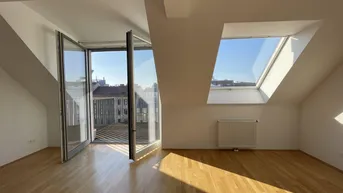 Expose NÄHE ANTONSPARK: DG-Maisonettewohnung mit vollausgestatteter Küche u. tw. luftige Raumhöhe