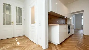 Expose ERSTBEZUG NACH STILVOLLER PREMIUM-SANIERUNG – 2-Zimmer-Altbaujuwel direkt an der U3