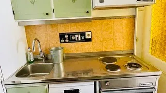 Expose Möblierte 2-Zimmer Altbauwohnung mit Aufzug in Retrostil