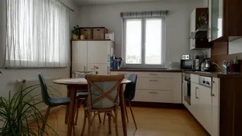 Expose Moderne 2-Zimmer Wohnung mit Balkon und Parkplatz