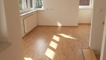 Expose Traumhafte 2-Zimmerwohnung in Mutters für Single