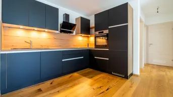 Expose Exklusive 2 - Zimmer Garten Wohnung gesucht? --- Inkl. hochwertiger Einbauküche / Garagenstellplatz /// BEFRISTET VERMIETET BIS 2027