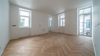 Expose September 2024! Kernsanierte 3-Zimmer Wohnung mit 20qm hofseitigem Balkon und unglaublicher Deckenhöhe