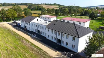 Expose In Kürze verfügbar - 3 Zimmer Garten- bzw. Balkonwohnungen inkl. EWE Einbauküche und KFZ Stellplatz