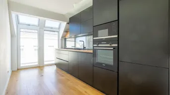 Expose Exklusivität direkt im Zentrum Stockerau - 3 Zimmer Dachgeschosswohnung mit Galerie &amp; überdachter XXL-Dachterrasse