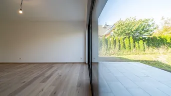 Expose Doppelhaushälfte mit Blick aufs Wasser und 464 m2 Grundfläche!