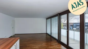 Expose Helle moderne 3-Zimmer-Wohnung mit Komplettverglasung