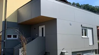 Expose komplett modernisiert: 2,5-Zimmer-Wohnung mit Balkon