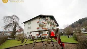 Expose SCHWARZACH: Dachgeschosswohnung mit super Ausblick!