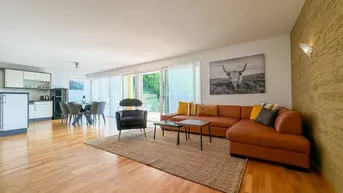 Expose RÖTHIS: Stilvolle, sehr geräumige 3-Zimmer-Wohnung mit TG-Platz!