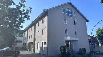 Expose Aus alt mach neu - zentrale 2,5 Zimmer-Wohnung
