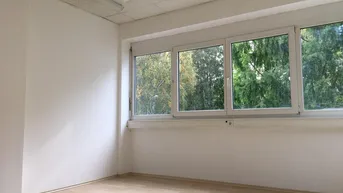 Expose Mäder - Bürofläche im 1. OG mit ca. 17 m²