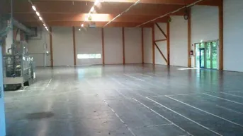 Expose Mäder - Hallenfläche mit ca. 878 m²