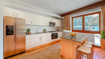 Expose Neuer Preis! Vielseitiges Wohnhaus mit 5 Schlafzimmern, Kamin &amp; Potenzial für zwei Wohneinheiten