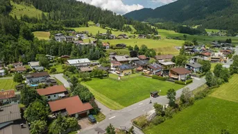 Expose Sonnige Lage mit Bergblick - Ideal für Familien oder Investoren