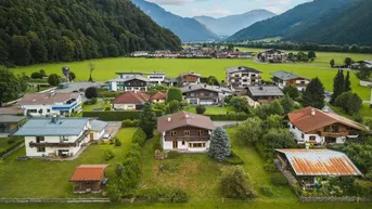 Expose Wohnen mit Aussicht – Großzügiges Grundstück in traumhafter Lage