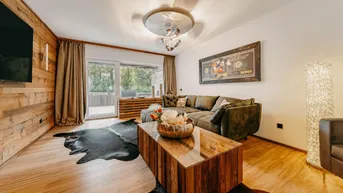 Expose Stilvoll möblierte 3-Zimmer Wohnung mit Tiefgaragenstellplatz